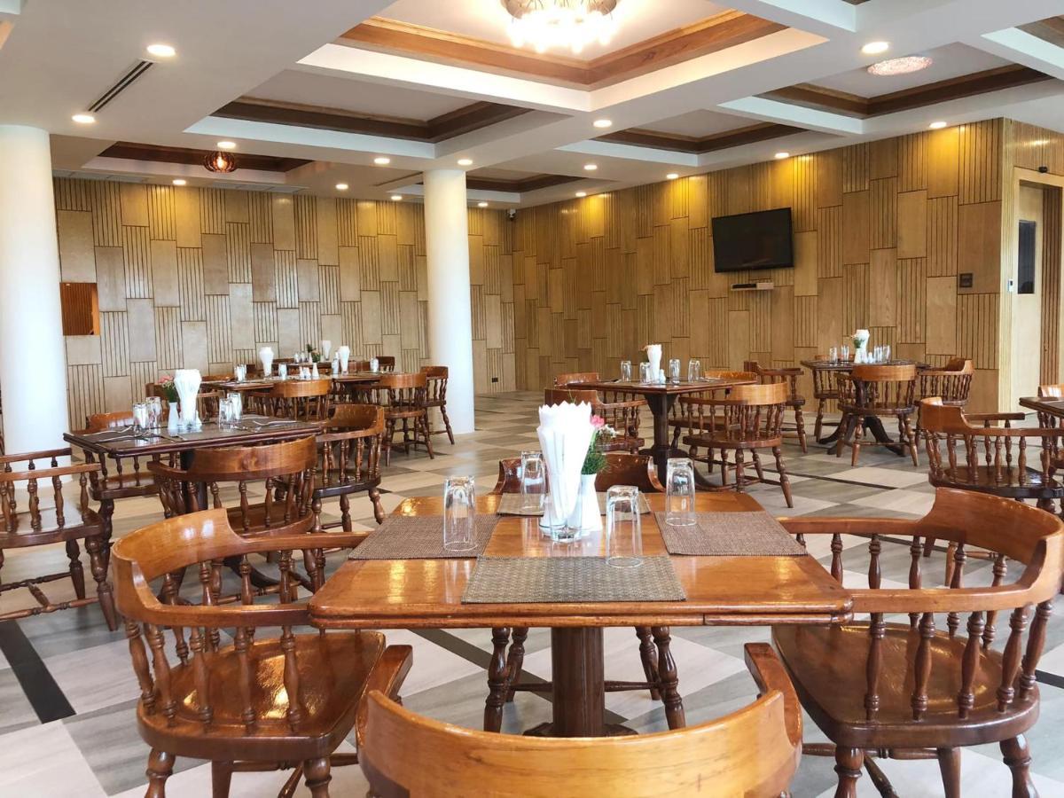 Pinehurst Golf Club And Hotel Pathum Thani Exterior foto